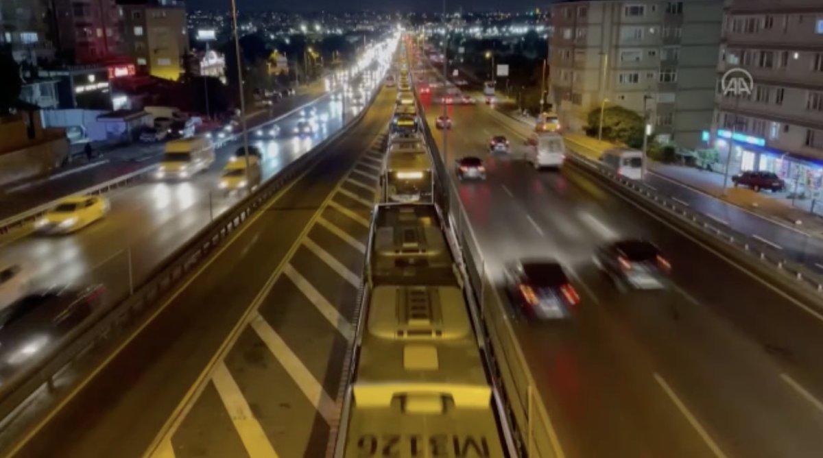 İstanbul'da arızalanan metrobüs yoğunluk oluşturdu