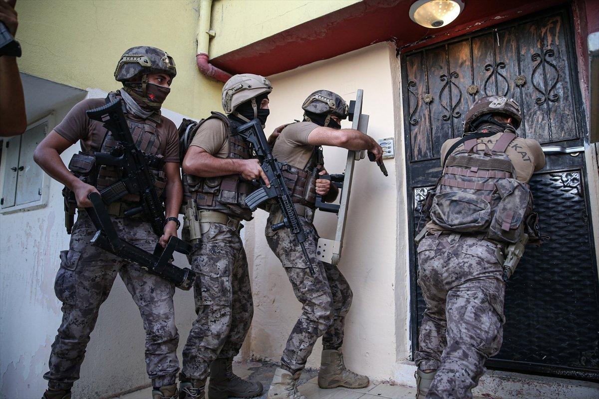 Mersin'de tefecilik zanlılarına şafak operasyonu: 13 gözaltı