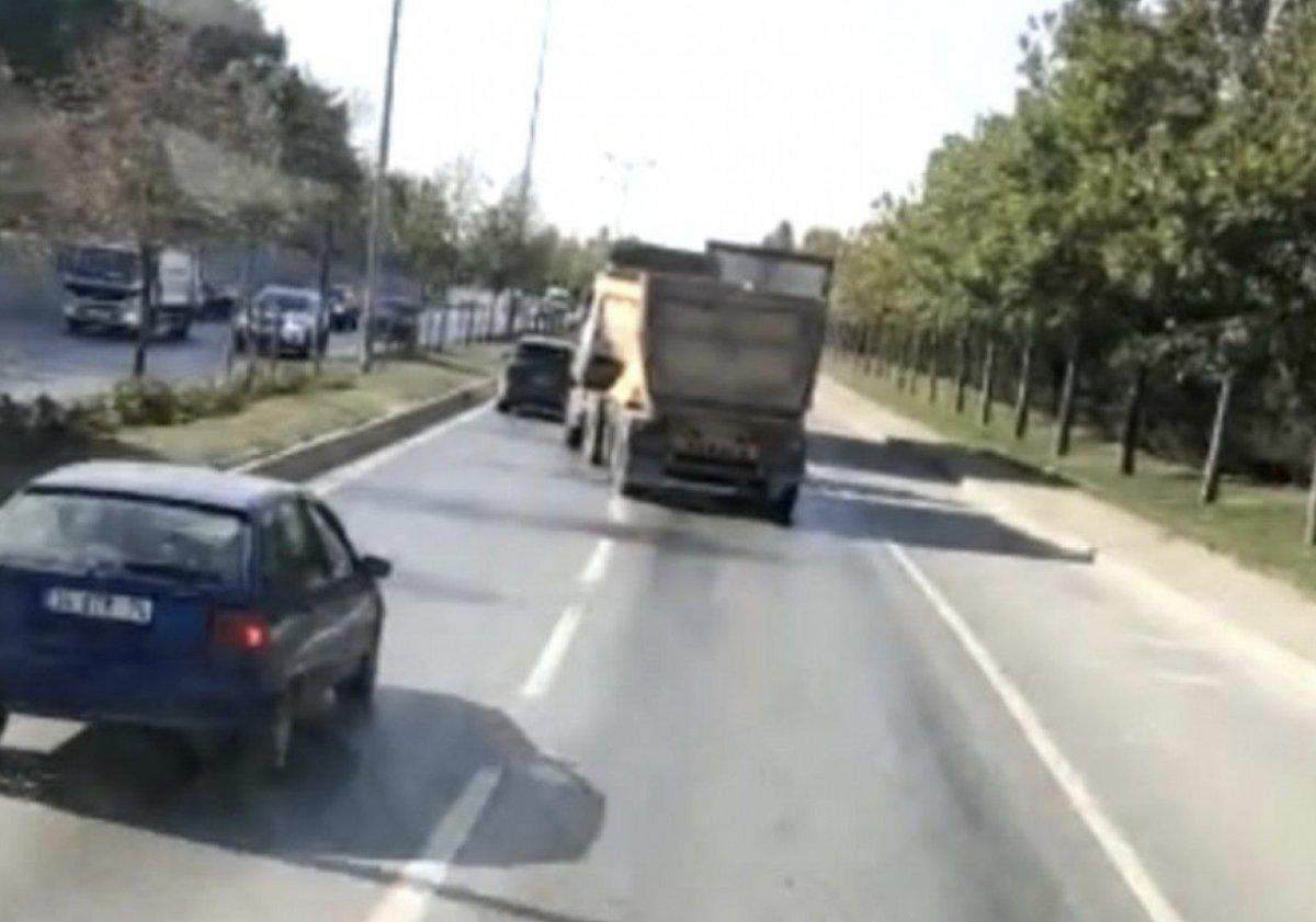 Sultangazi'de hafriyat kamyonuyla drift yaptı