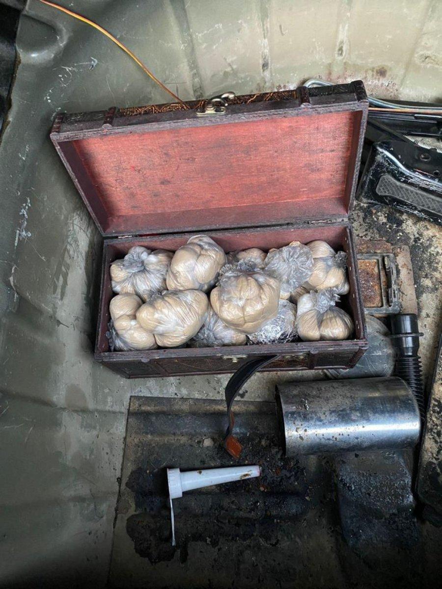 Eyüpsultan’da, bagajdan 1 kilogram uyuşturucu çıktı