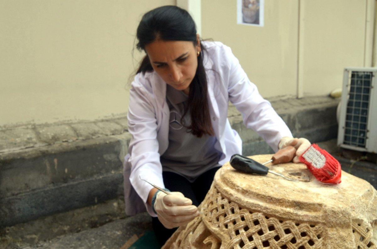 Avcılar'daki Bathonea Antik Kenti'nde çıngıraklı ve bilezikli çocuk mezarı bulundu
