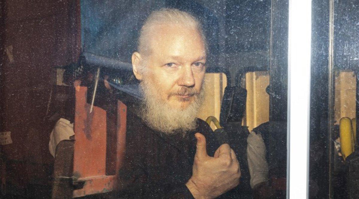 İsveç'te WikiLeaks'in kurucusu Assange'ın ABD'ye iade edilmemesi için protesto düzenlendi
