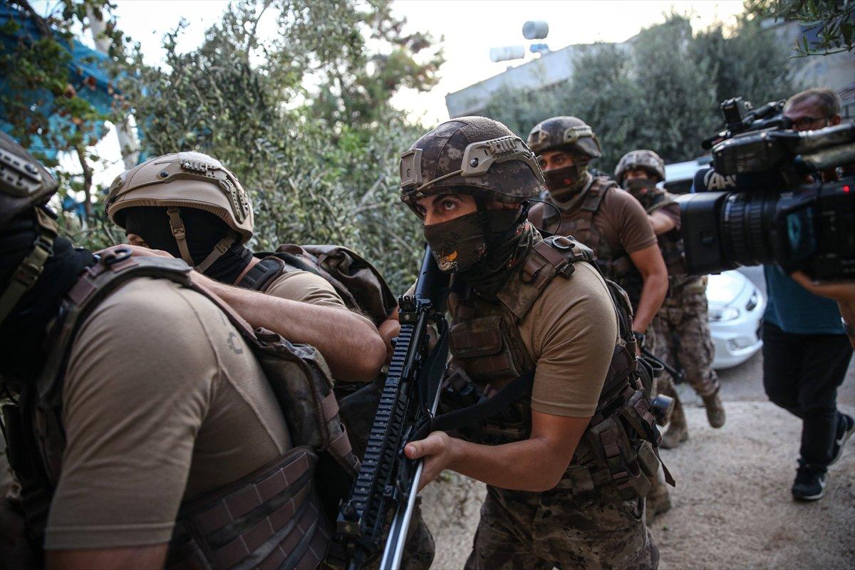 Mersin'de tefecilik zanlılarına şafak operasyonu: 13 gözaltı