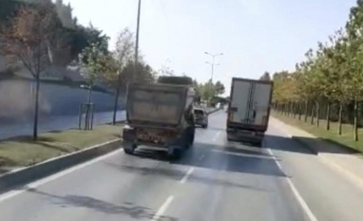 Sultangazi'de hafriyat kamyonuyla drift yaptı