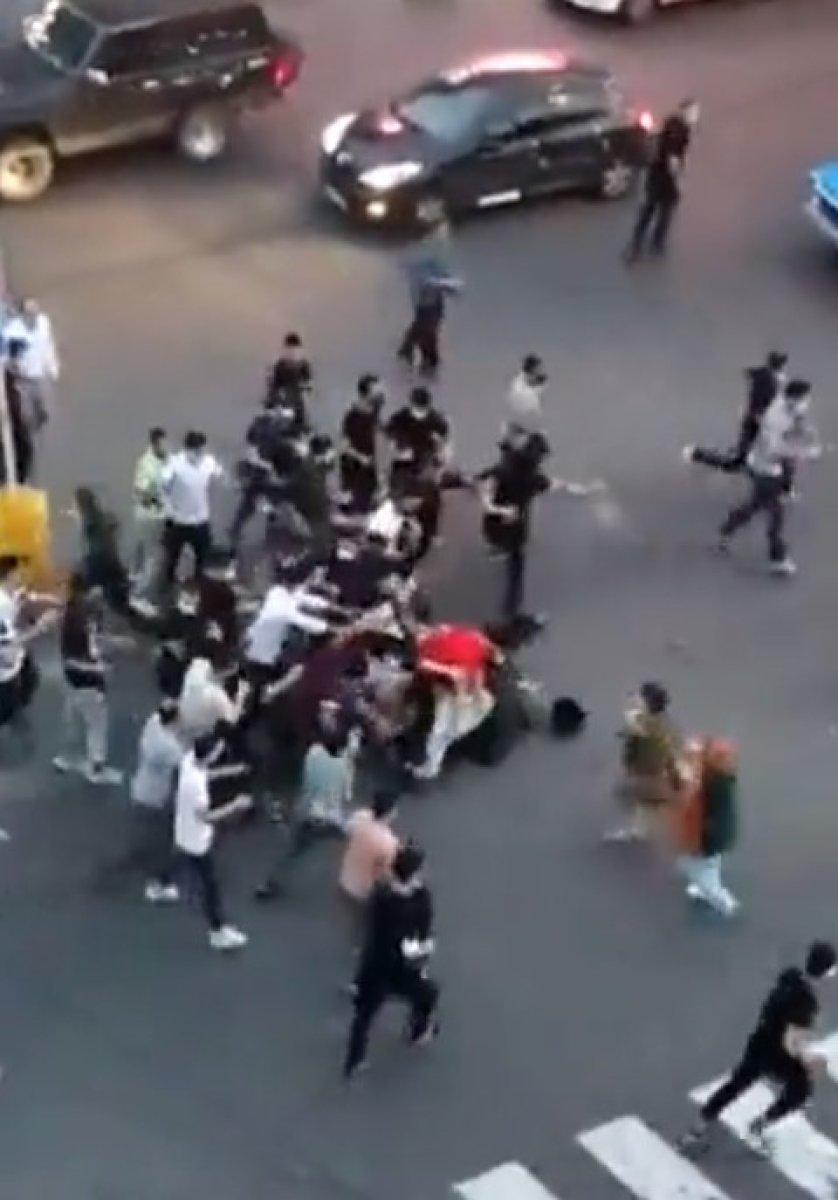 İran'da eylemler şiddetlendi: Polis linç edildi