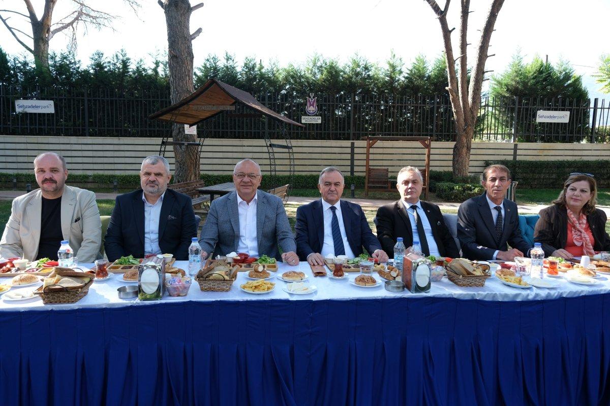 MHP’li Akçay’dan 6’lı masaya sert sözler