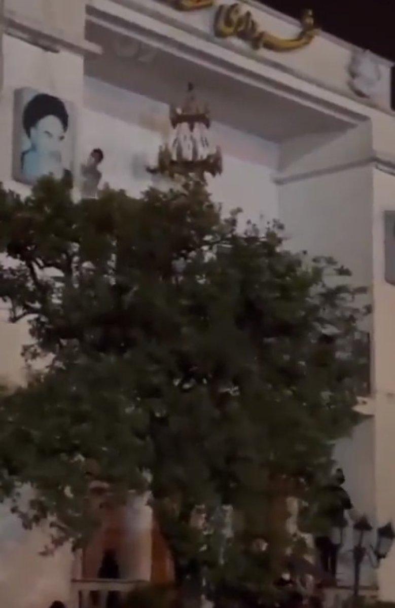 İran'da eylemler şiddetlendi: Polis linç edildi