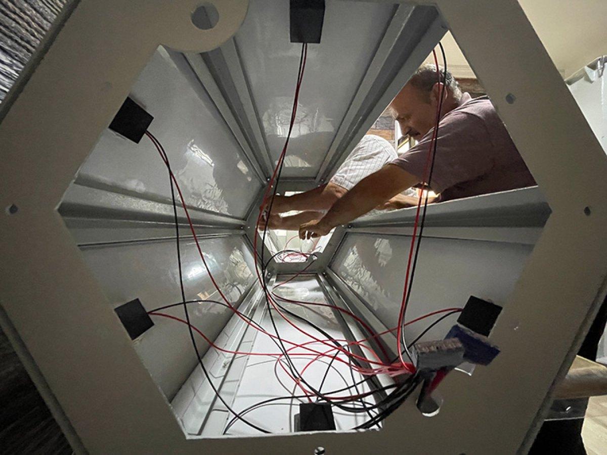 Kastamonu'da sel felaketinden etkilenip güneş enerjisi panelleri üretti