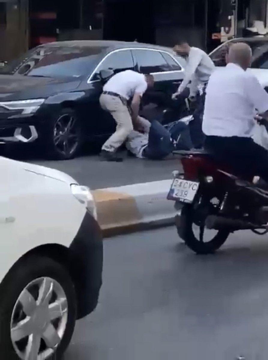 İstanbul’da cadde ortasında silahlı çatışma