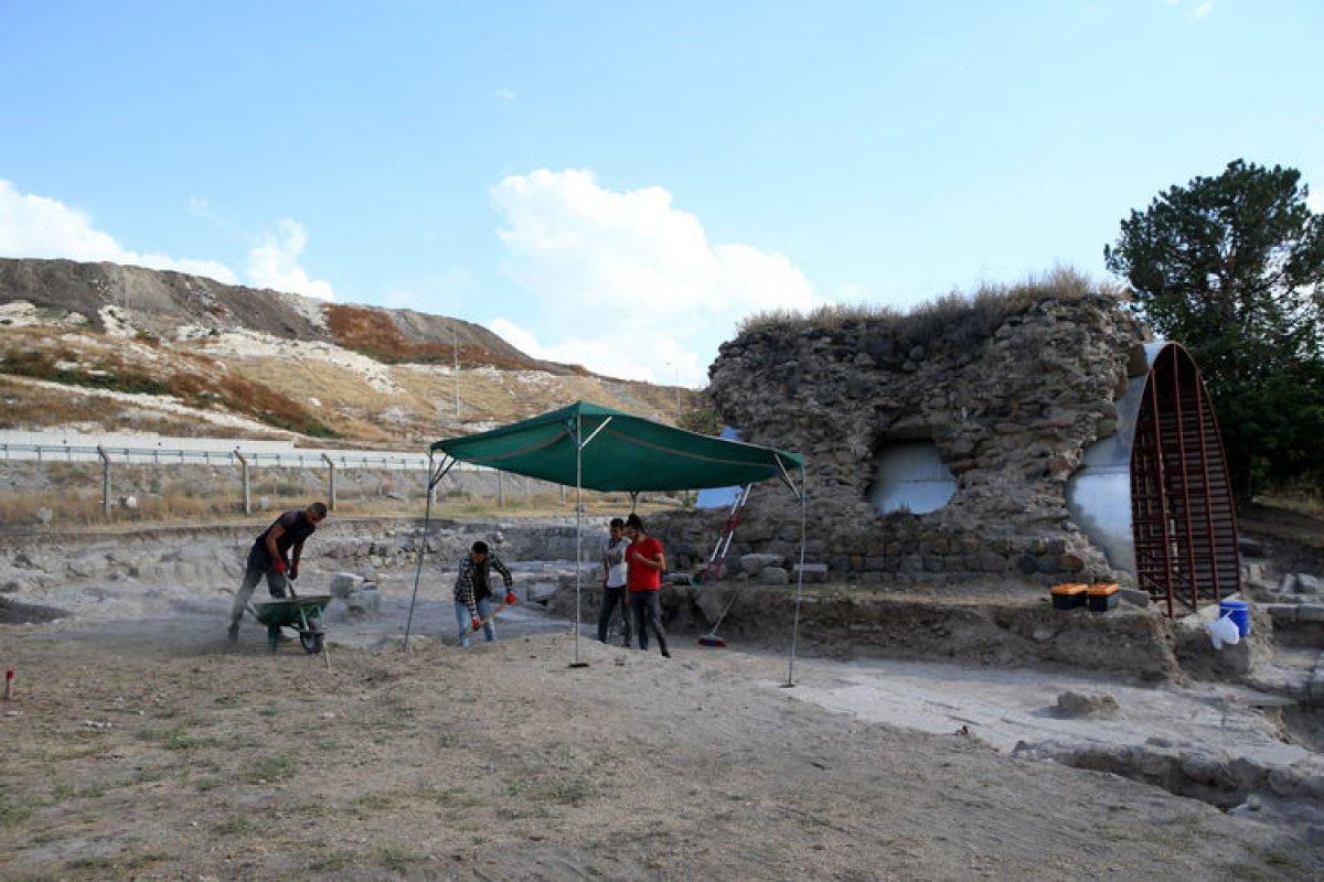 Keykubadiye Sarayı'ndaki 800 yıllık su kanalları