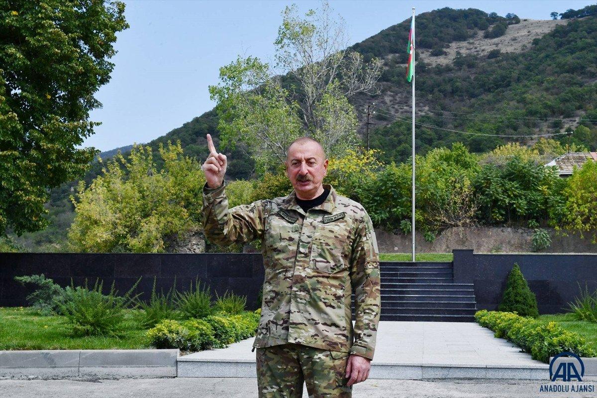 Azerbaycan Cumhurbaşkanı İlham Aliyev, işgalden kurtarılan Laçın'ı ziyaret etti