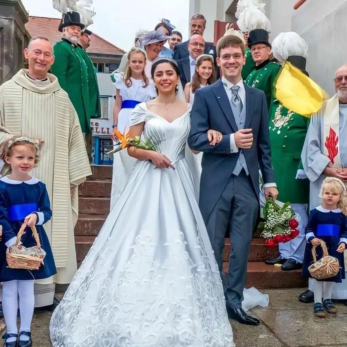 Mersinli Türk kızı Alman Prens ile evlendi, düşes oldu