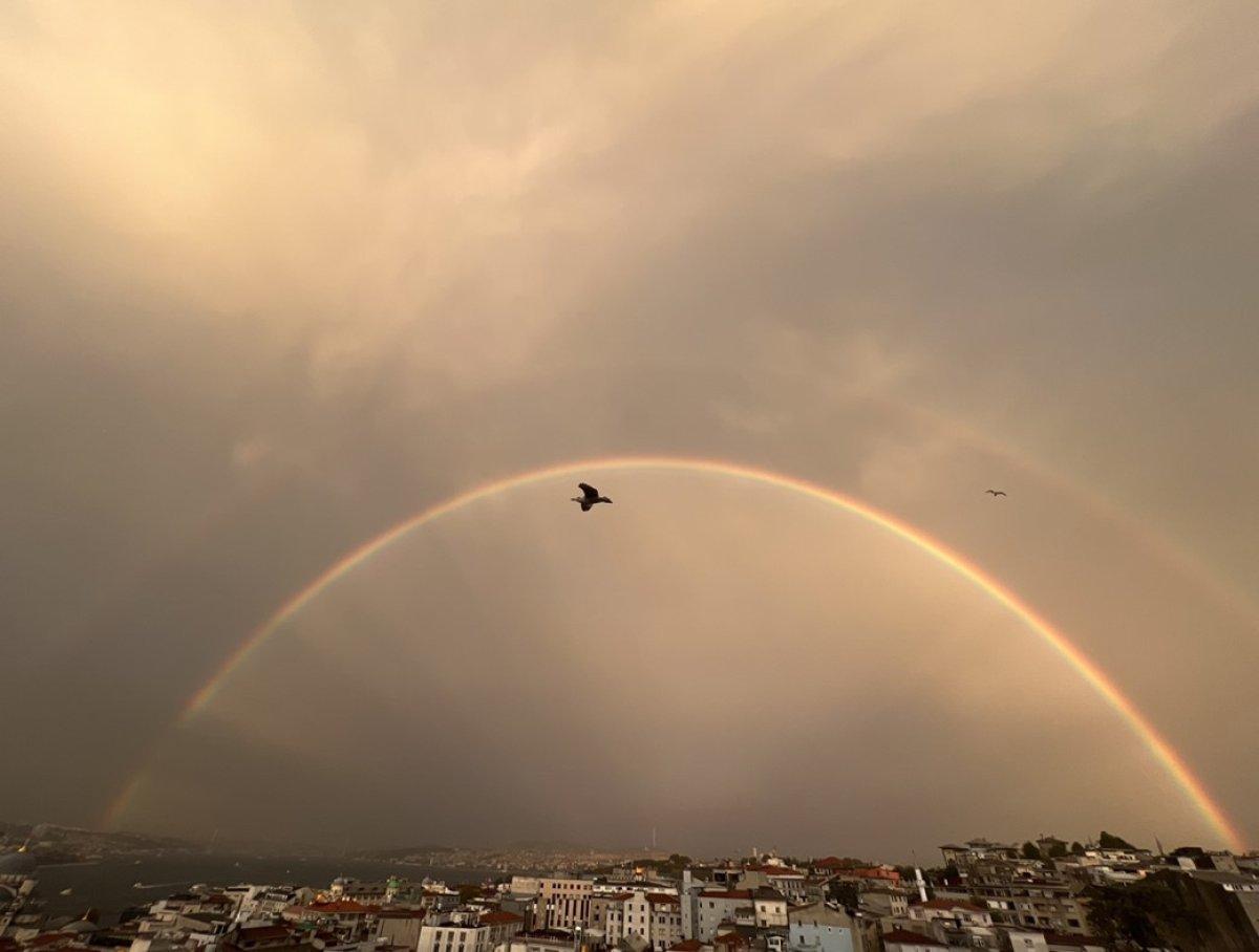 İstanbul'da gökkuşağı