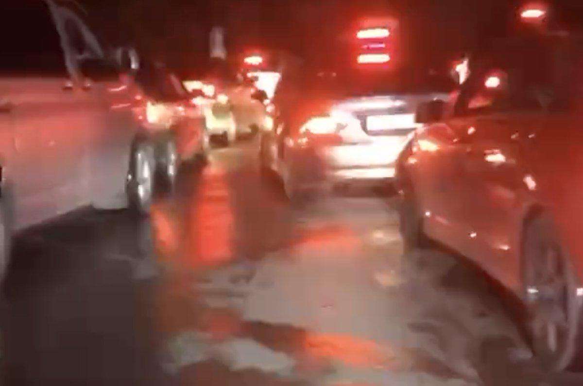 Rusya'da seferberlik sonrası halk, sınırlara akın etti