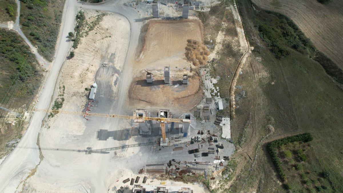 Kanal İstanbul'un ilk köprüsünün ayakları yükseliyor