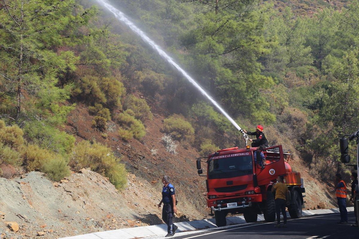 Marmaris'teki orman yangını, 19 saat sonra kontrol altında