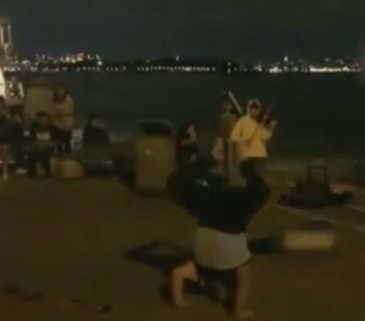 Kadıköy’de amuda kalkan vatandaşın ilginç dansı