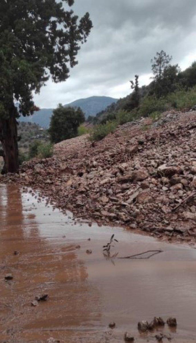 Adana'da şiddetli yağış sonra heyelan