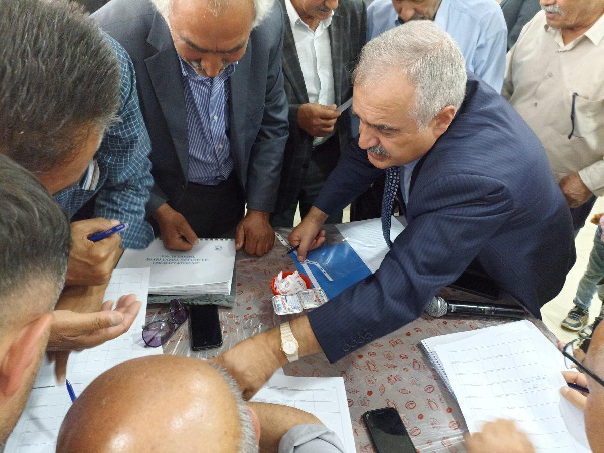 Ercişliler il olmak için imza kampanyası başlattı