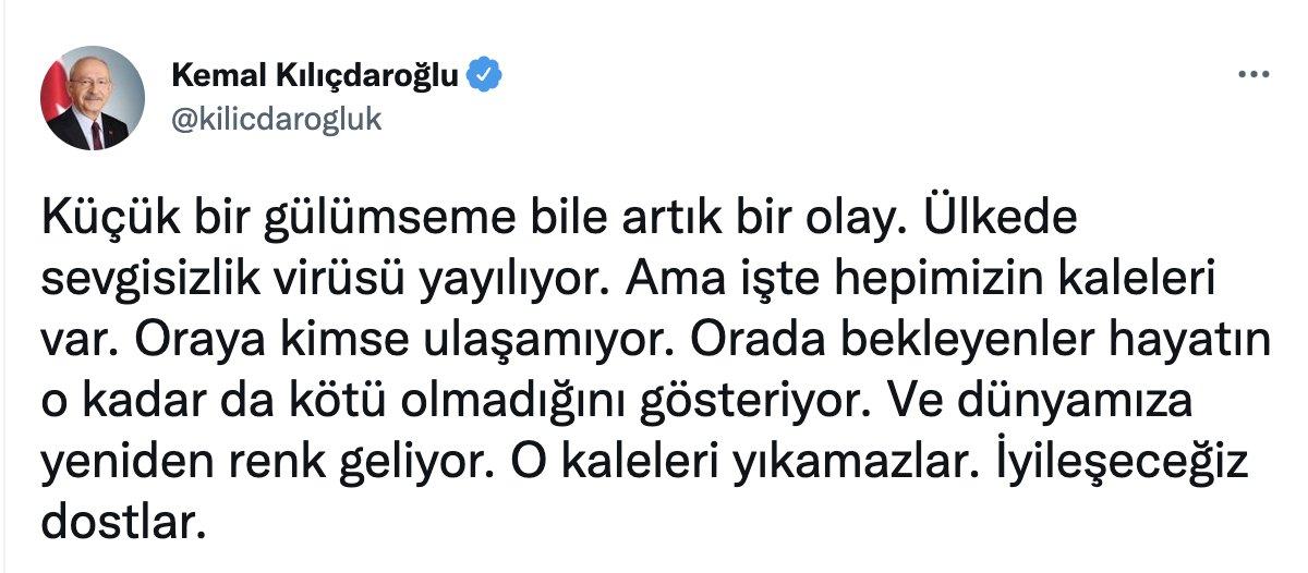 İzmir'deki Kemal Kılıçdaroğlu, eşiyle birlikte sahili yürüdü