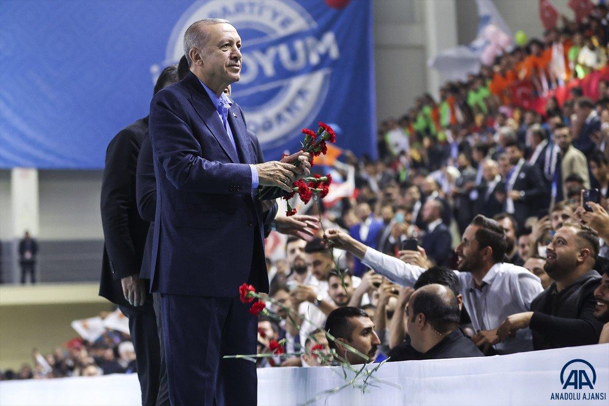 Cumhurbaşkanı Erdoğan: Gençlerimize yönelik büyük bir gönül seferberliğine çıkıyoruz