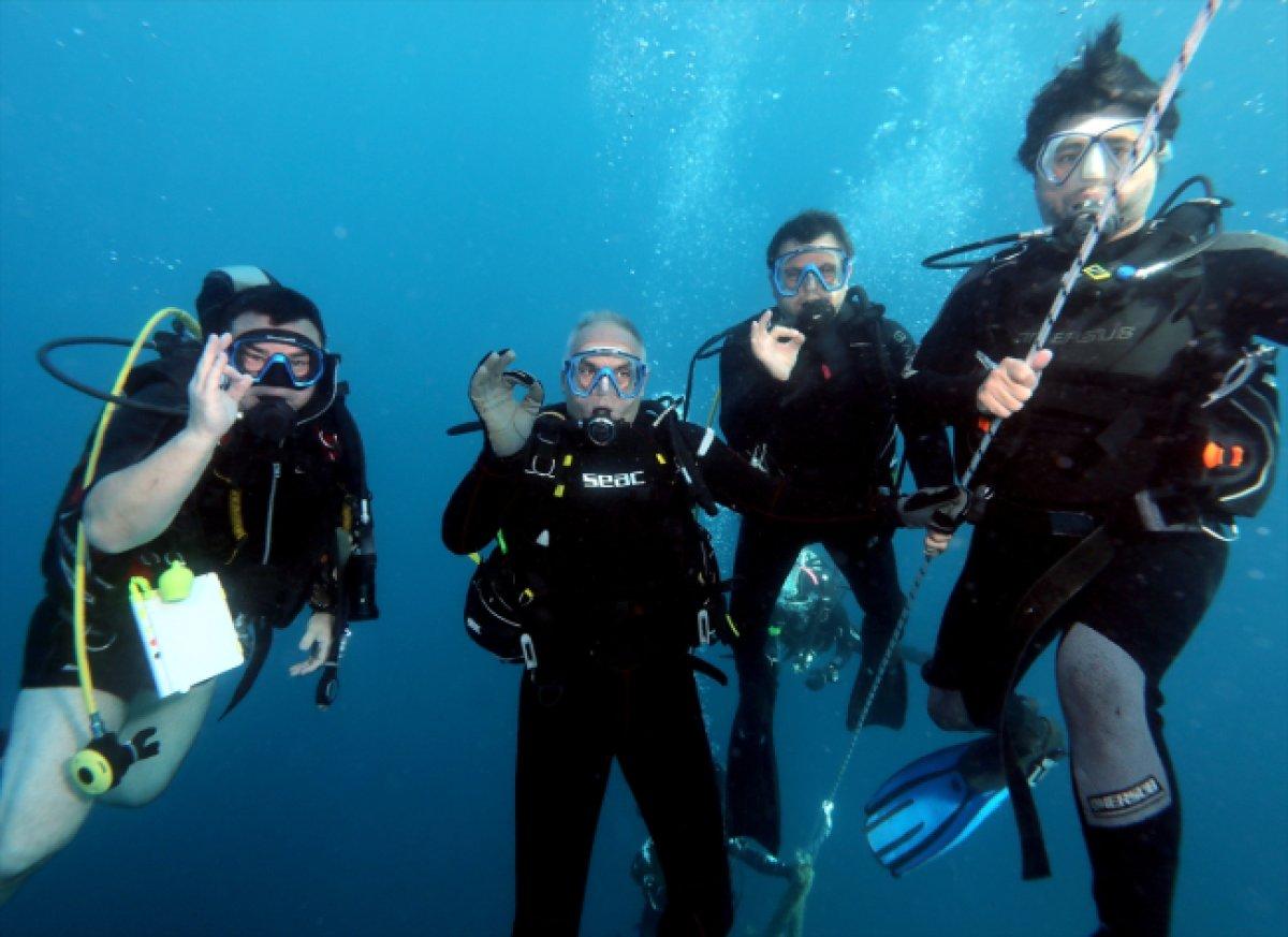 Mehmet Ersoy, Çanakkale Gelibolu Tarihi Sualtı Parkı'nda anı dalışına katıldı