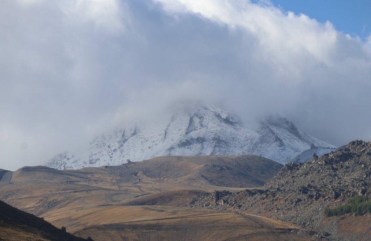 Mevsimin ilk karı yağdı
