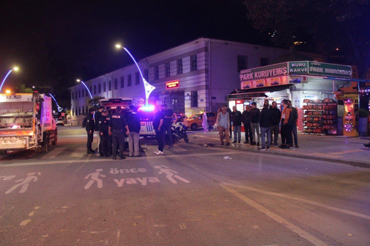 Kocaeli'de kentin göbeğinde onlarca kişi birbirine girdi: 2 yaralı 4 gözaltı