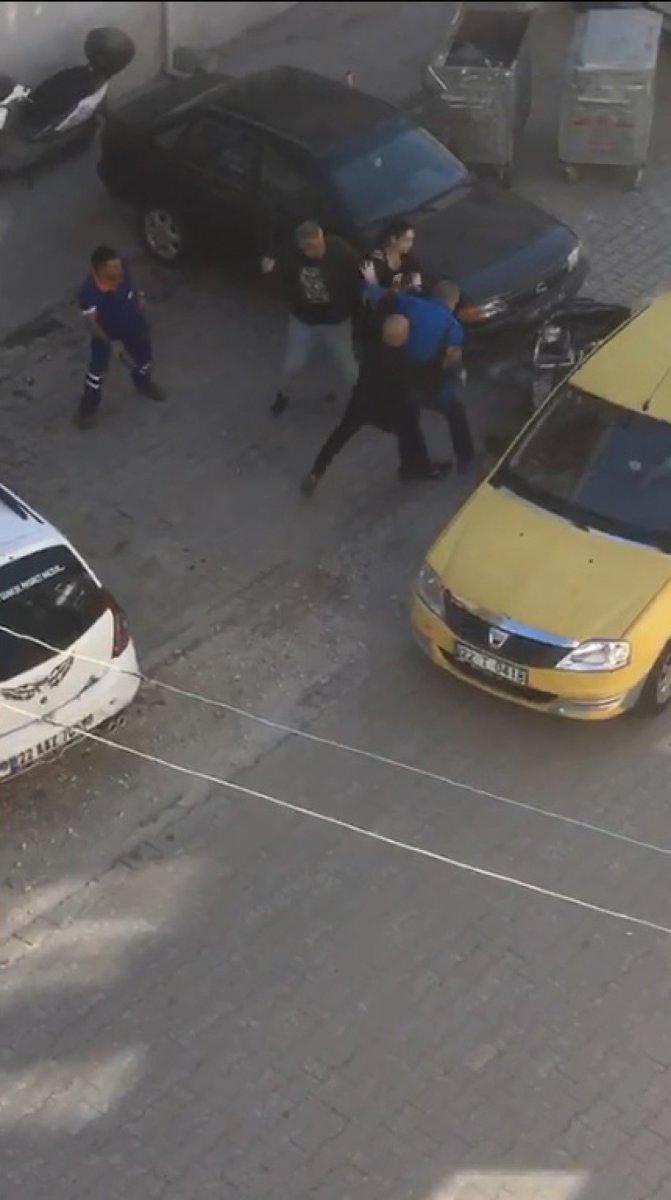 Edirne’de boşanma aşamasındaki eşiyle görüşmeye gitti, dayak yedi