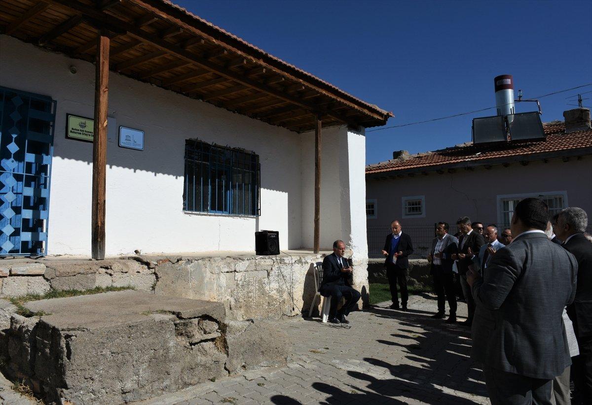 Neşet Ertaş, mezarı başında anıldı