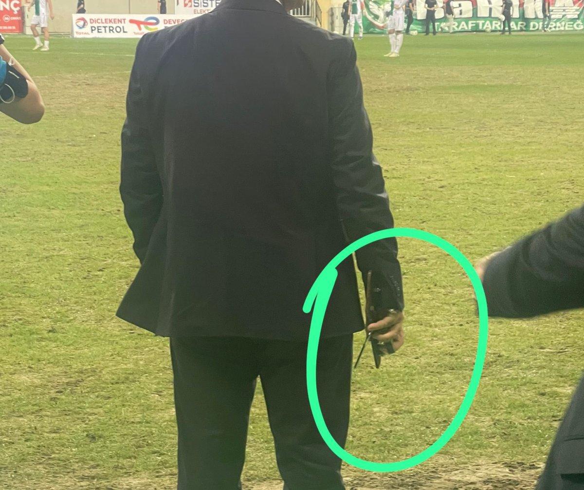 Amed - Bursaspor maçında Kürdistan bayrağı açıldı