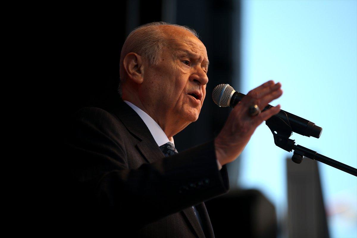 Devlet Bahçeli, Kılıçdaroğlu'nun Demirtaş afişi önündeki pozuna tepki gösterdi