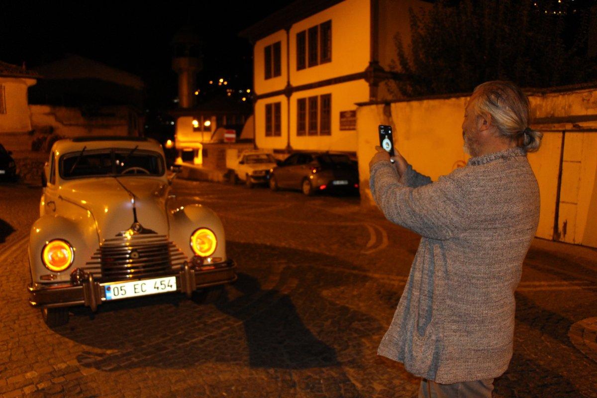 Amasya'da benzeri görülmeyen 70 yıllık klasik otomobiline 1.5 milyon lira teklif ettiler