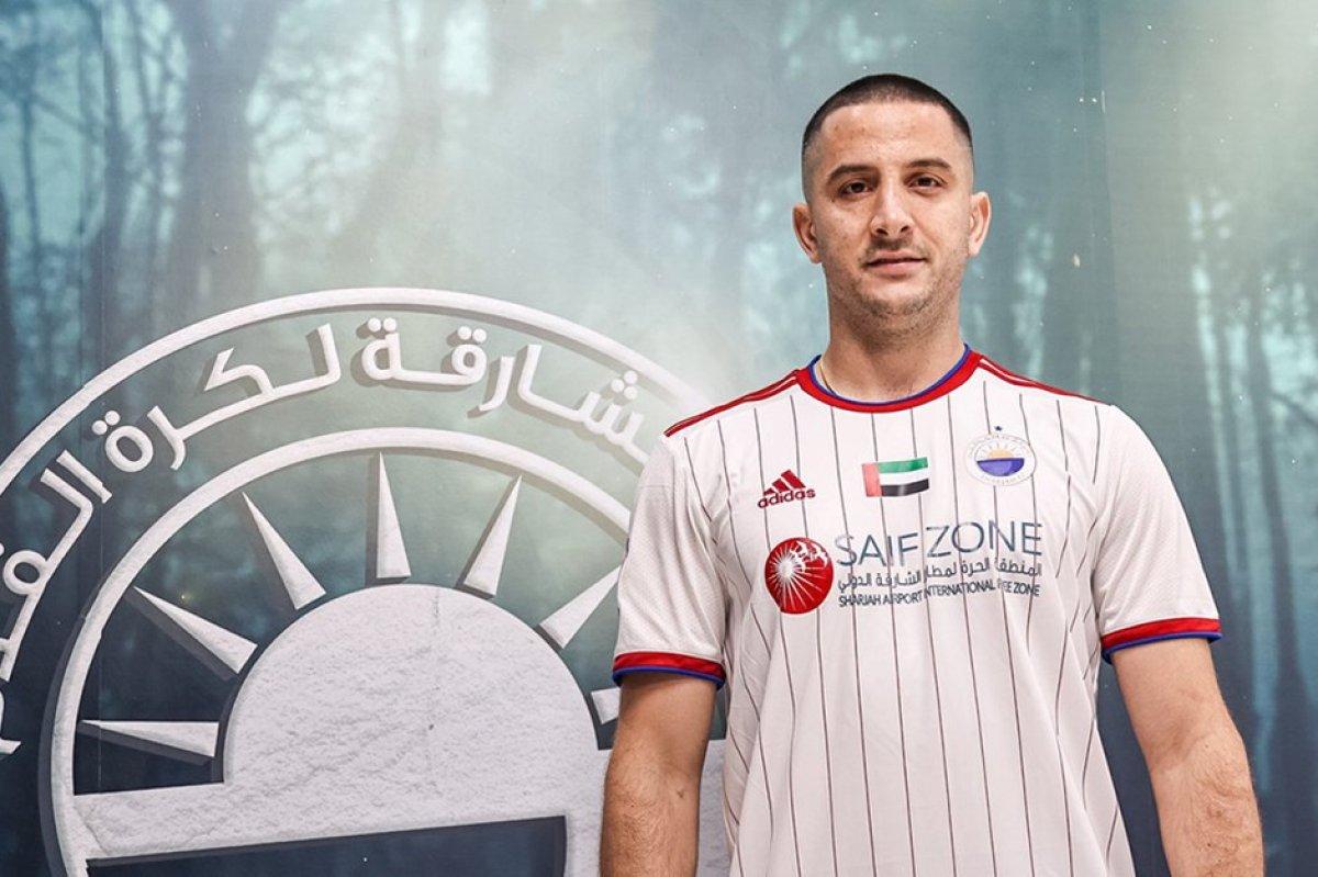 İmza törenine getirilen aslan, Manolas'ı korkuttu