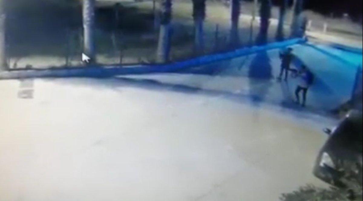 Mersin'de polisevine saldıran teröristler taksiyle geldi