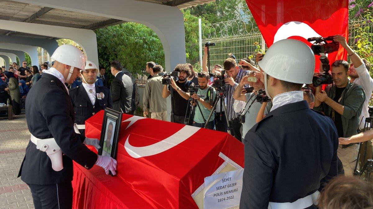 Mersin'de polisevine saldıran teröristler taksiyle geldi