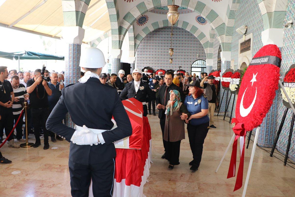 Mersin’de şehit düşen polis Sedat Gezer’e veda