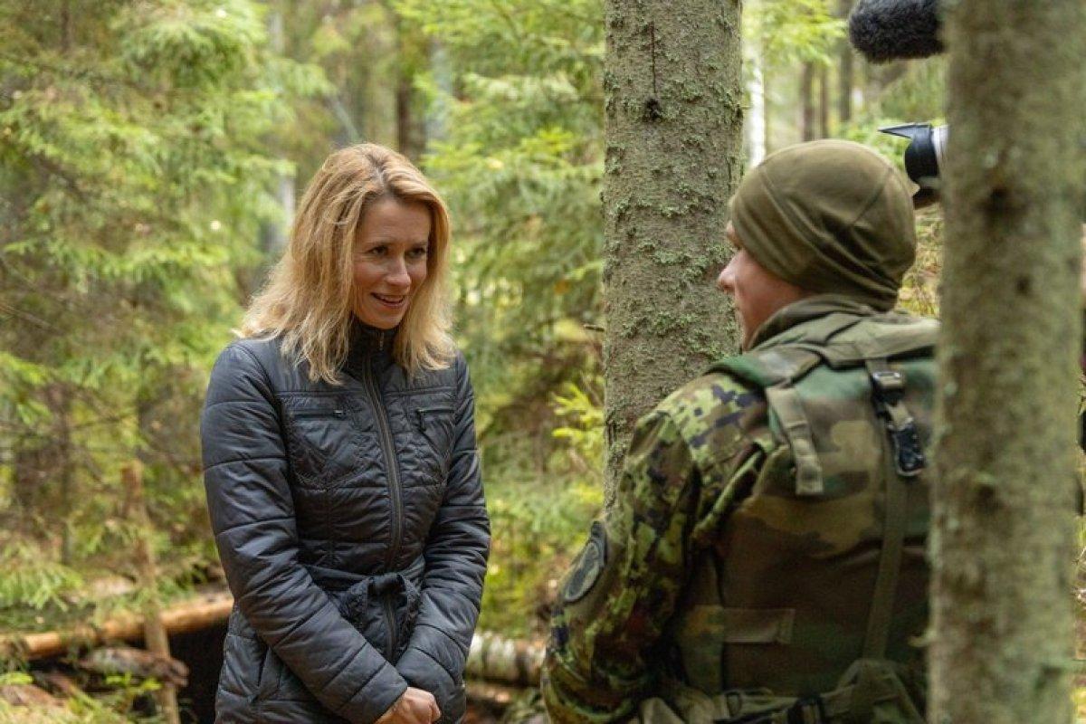 Estonya Başbakanı Kallas, tanksavar füzesi Javelin'i inceledi