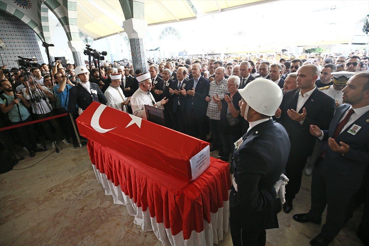 Mersin’de şehit düşen polis Sedat Gezer’e veda