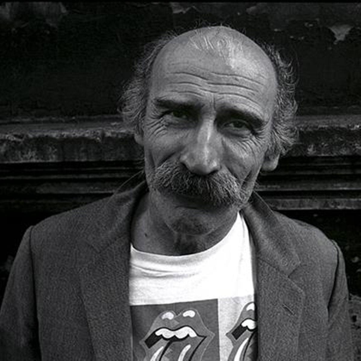 Oynadığı karakterlerle hafızalarda yer alan usta oyuncu, Tuncel Kurtiz'in ölüm yıl dönümü