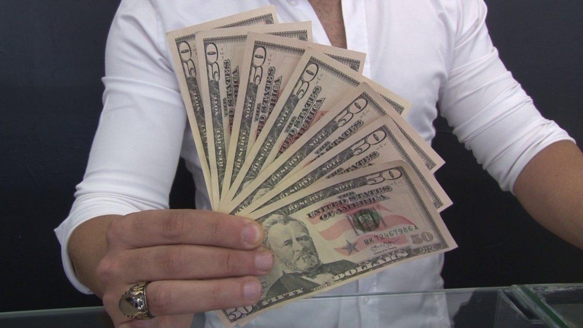 Maltepe’de sahte dolar bozdurmaya çalışınca yakayı ele verdi