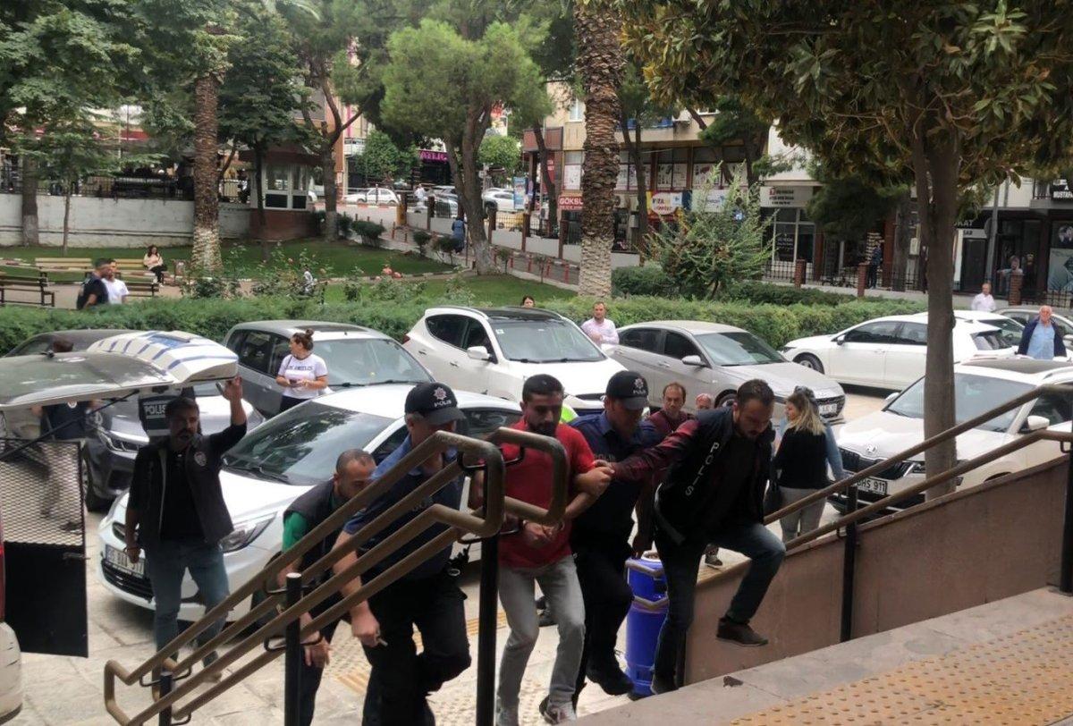 İzmir'de kalbinden bıçaklanan genç, yaşamını yitirdi