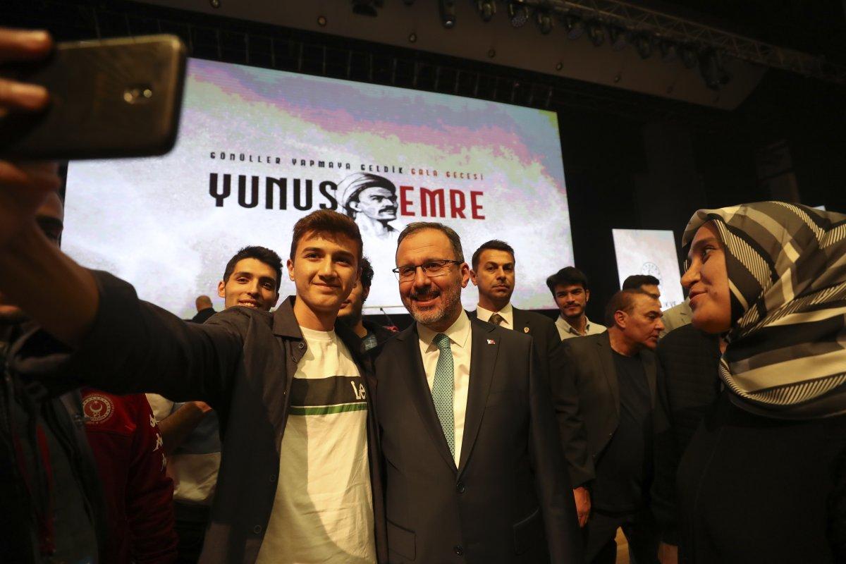Muharrem Kasapoğlu, Yunus Emre anısına şiir okudu