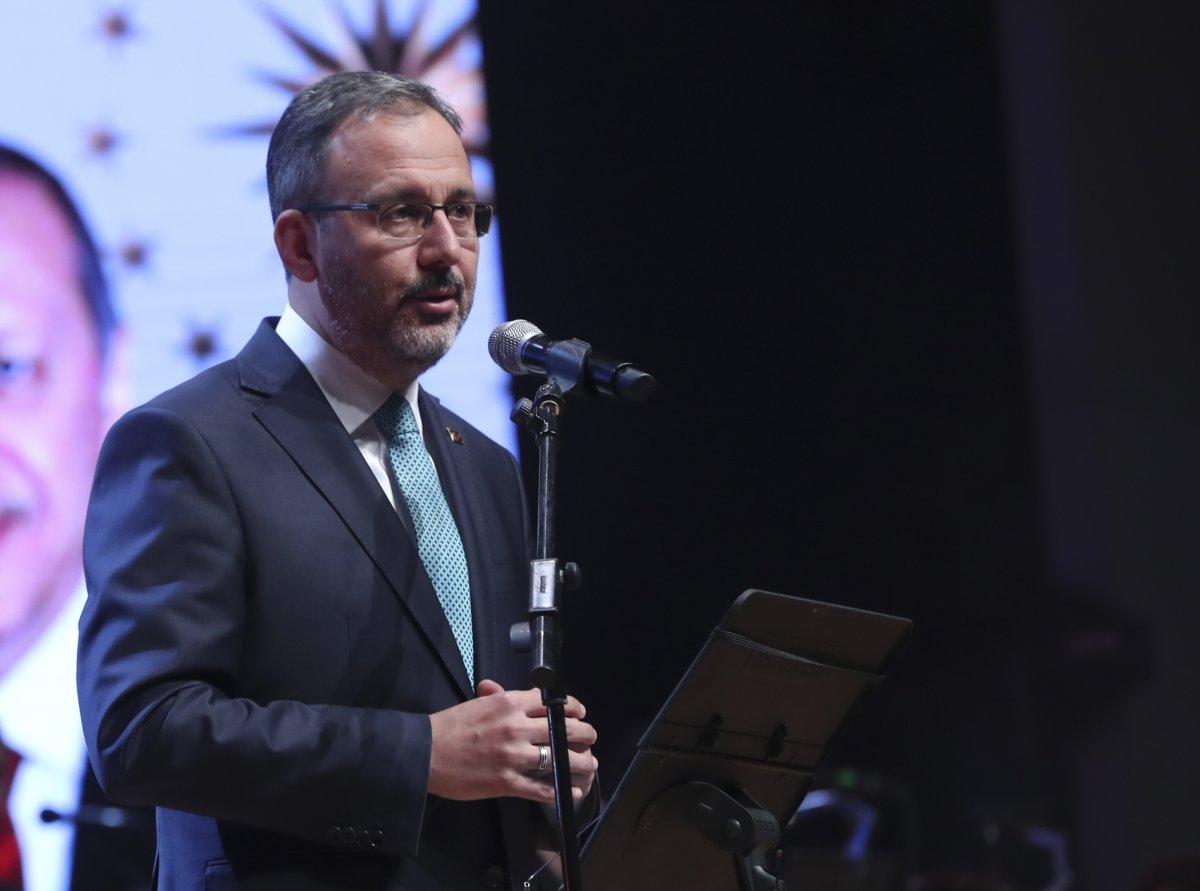 Muharrem Kasapoğlu, Yunus Emre anısına şiir okudu