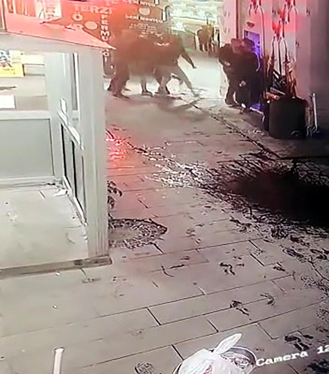 Erzurum'da, küpeli gence laf atıp bıçakladılar