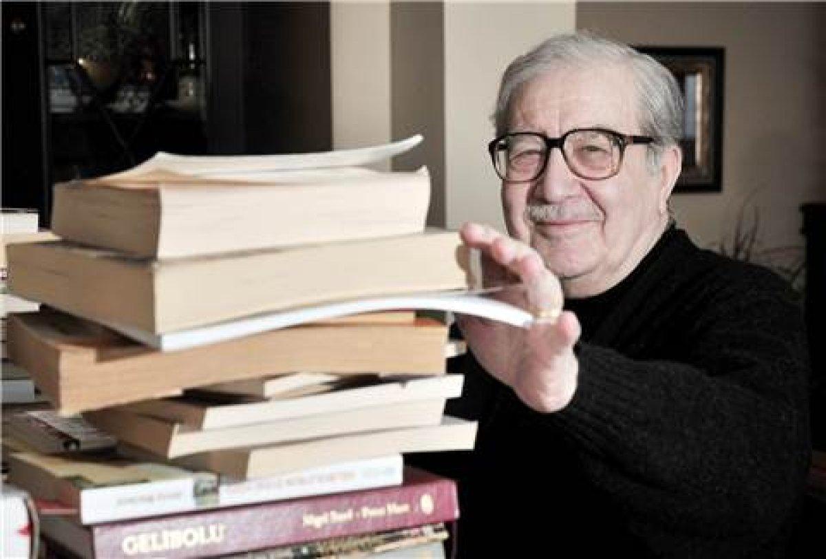 Şu Çılgın Türkler romanının yazarı Turgut Özakman'ın ölüm yıl dönümü