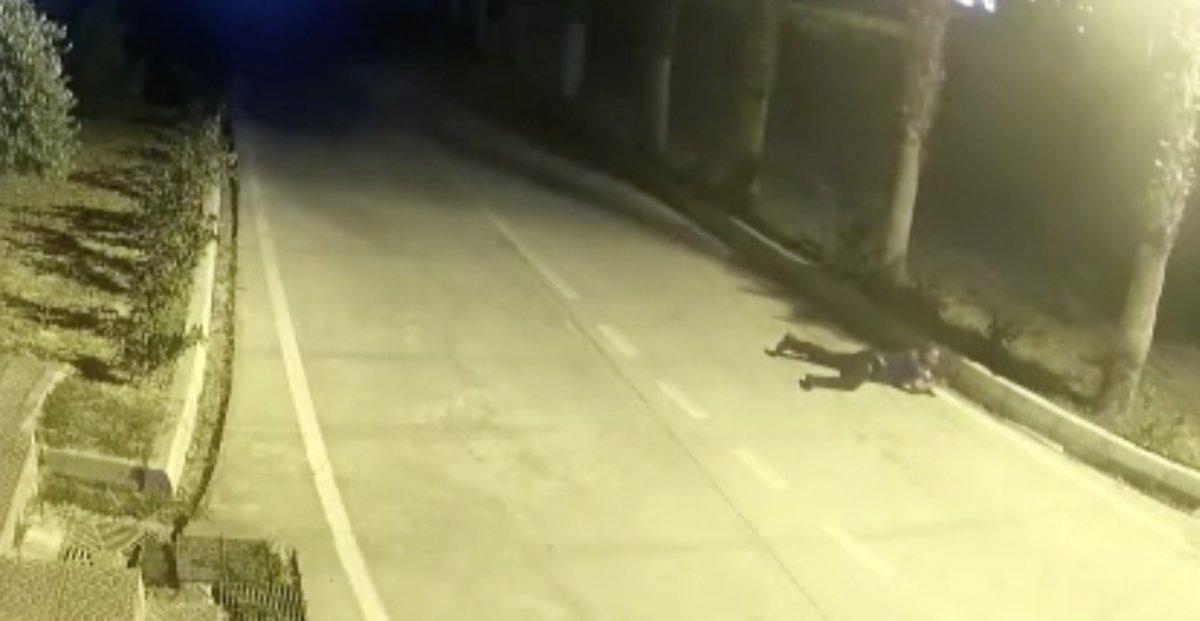 Mersin'de şehit polis Sedat Gezer'in teröristlerden birini vurduğu çatışma anı