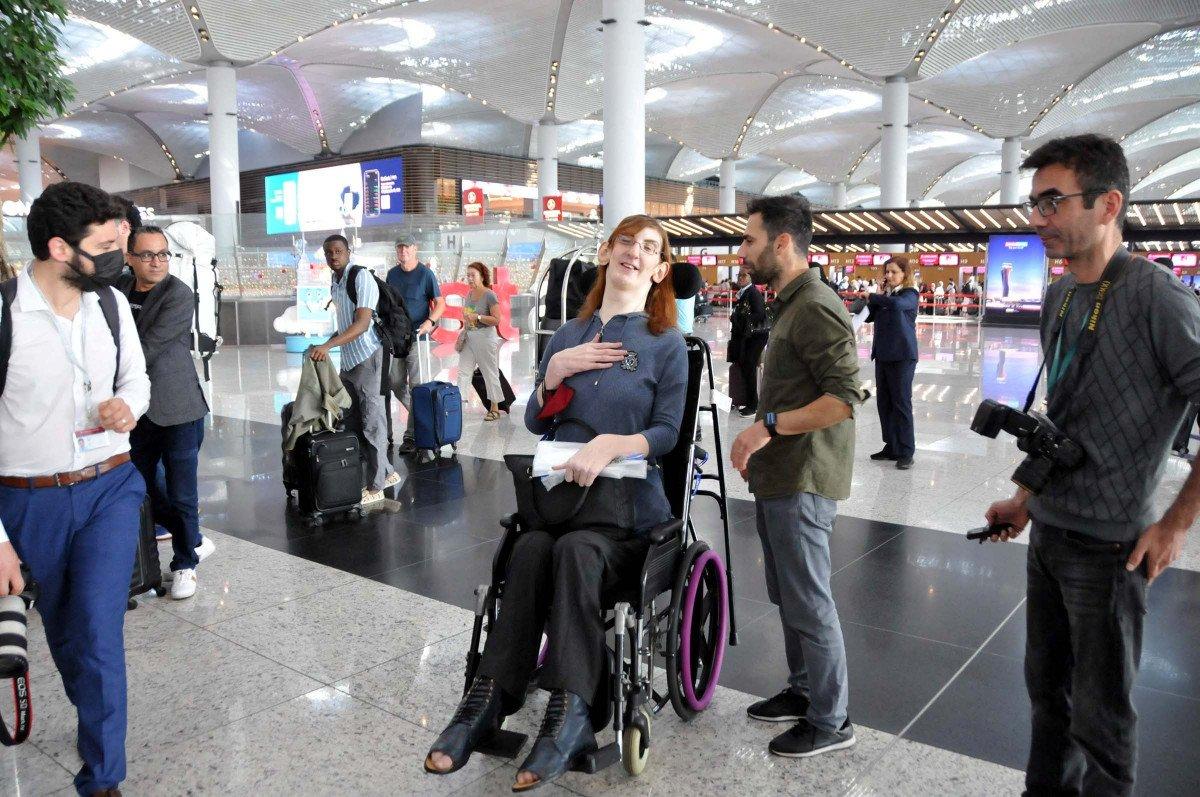 Dünyanın en uzun boylu kadını ABD'ye gitti