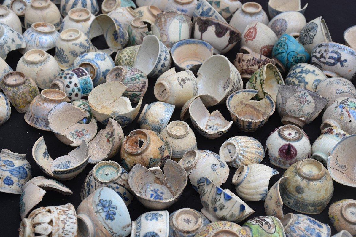 Smyrna Agorası'nda Osmanlı Dönemi'ne ait yüzlerce fincan bulundu