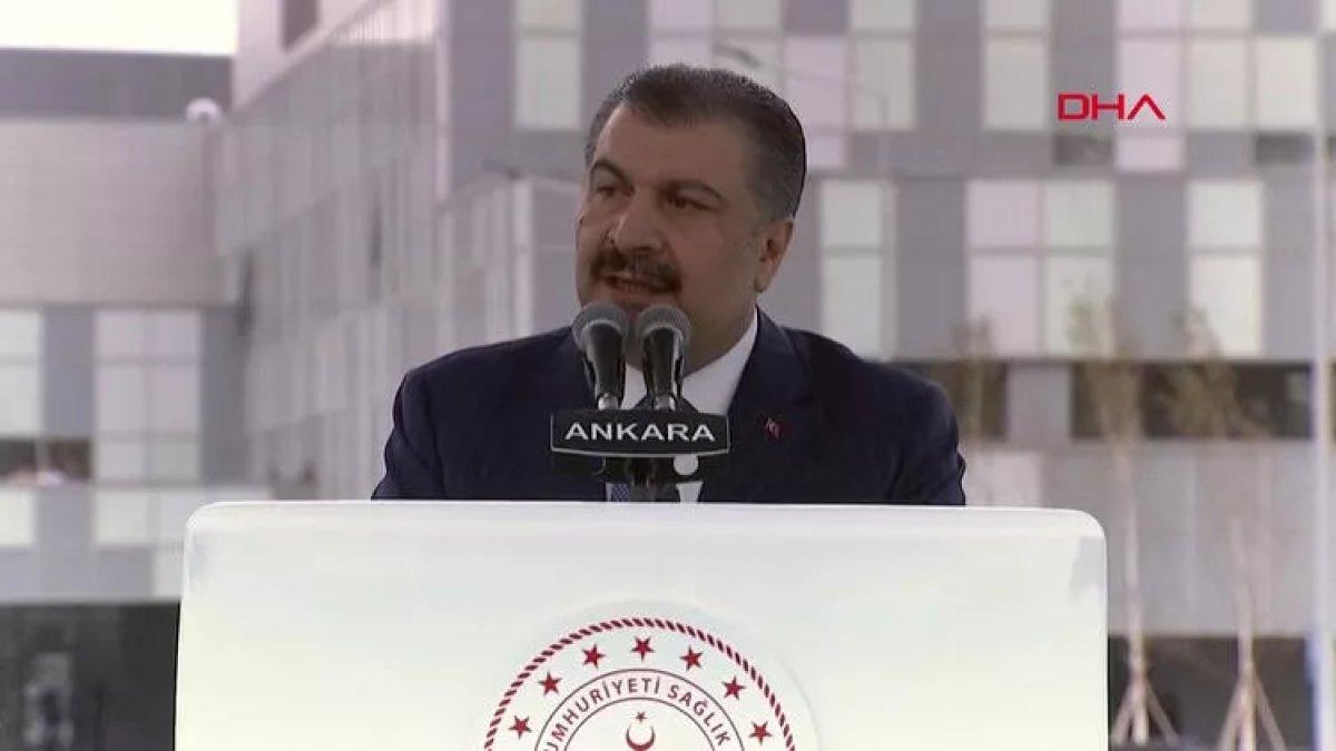 Fahrettin Koca: Hastanemiz bin polikliniğe, 4 bin 50 yatak kapasitesine sahip